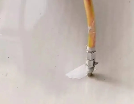 荥经瓷砖空鼓维修公司专业解答在瓷砖铺贴过程中，如果使用的砂料过粗（如全部使用了粗砂），可能会导致以下问题
